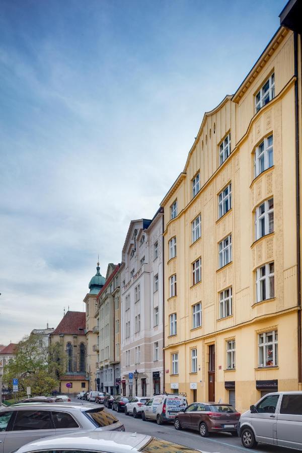 Dusni - Old Town Apartment Prag Exteriör bild