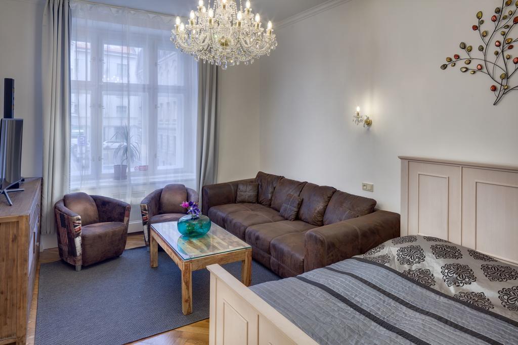 Dusni - Old Town Apartment Prag Exteriör bild